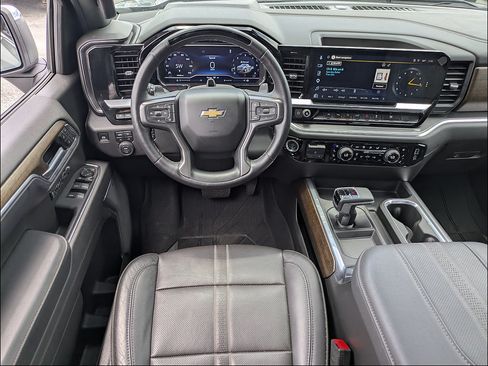 Used 2025 Chevrolet Silverado 1500 High Country AWD/4WD image 18