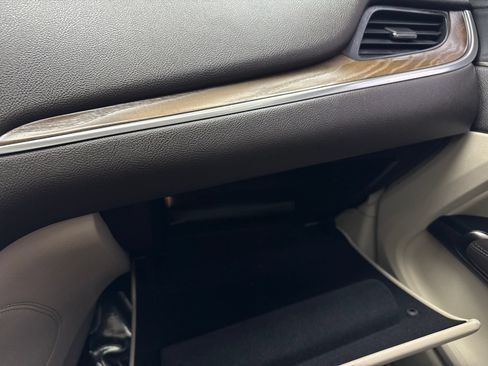 Used 2019 Lincoln MKC Reserve FWD image 34