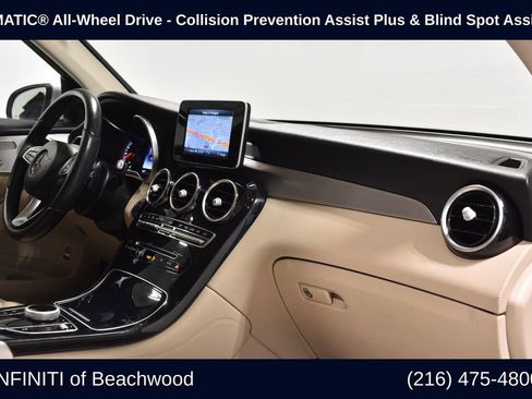 Used 2017 Mercedes-Benz GLC 300 4MATIC image 32