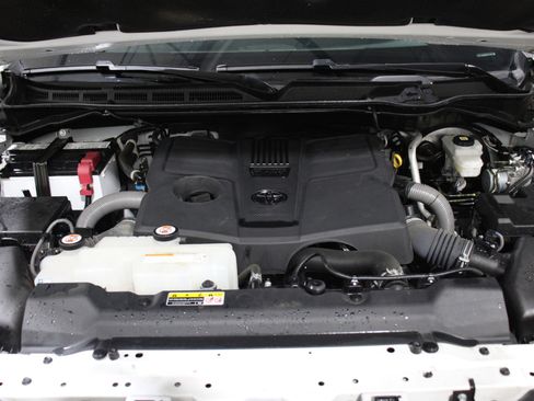 Used 2024 Toyota Tundra Limited image 33