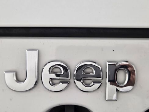 Used 2017 Jeep Wrangler Sport w/ Quick Order Package 24S AWD/4WD image 32