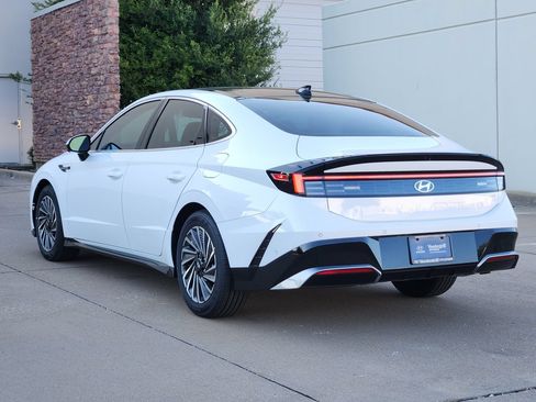 New 2026 Hyundai Sonata Limited FWD image 3