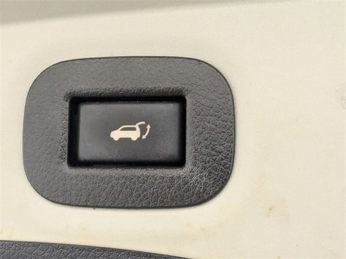 Used 2018 Nissan Rogue SL image 30