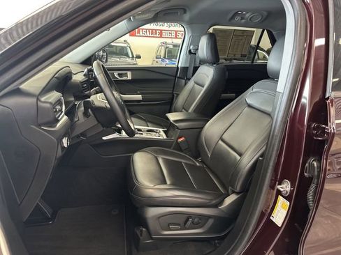 Used 2023 Ford Explorer XLT w/ Equipment Group 202A AWD/4WD image 4