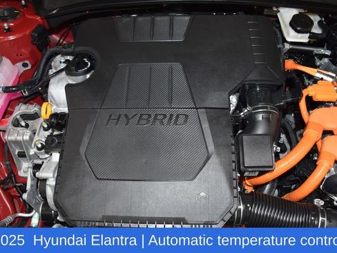 Used 2025 Hyundai Elantra Limited FWD image 8