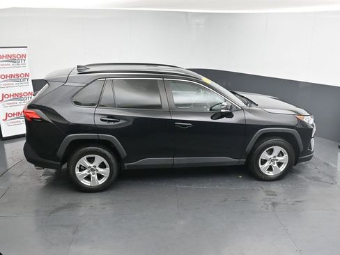 Used 2021 Toyota RAV4 XLE image 31