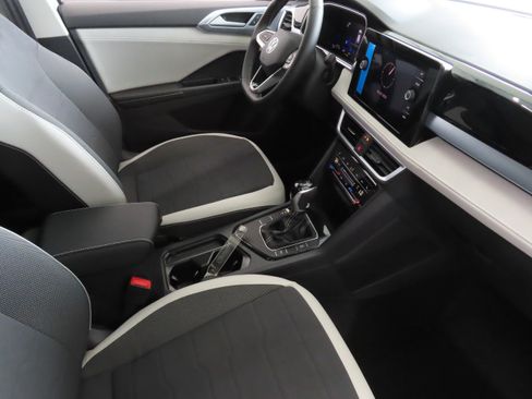 New 2025 Volkswagen Taos SE image 26