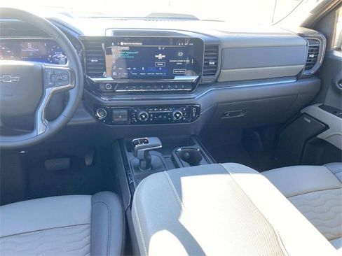 Used 2025 Chevrolet Silverado 1500 ZR2 w/ Technology Package image 17