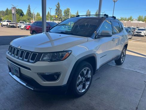 Used 2017 Jeep Compass Limited AWD/4WD image 2