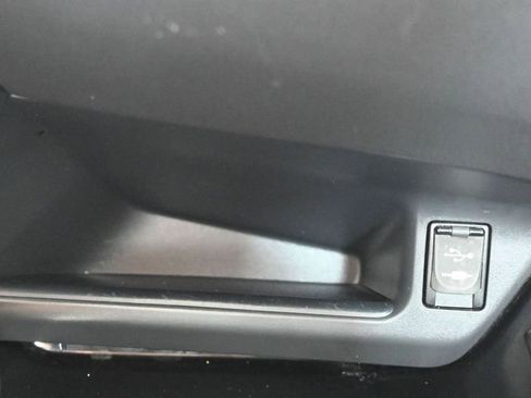 Used 2019 Toyota C-HR Limited FWD image 35