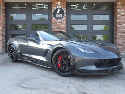 Used 2019 Chevrolet Corvette Z06 w/ Z07 Performance Package RWD image 3