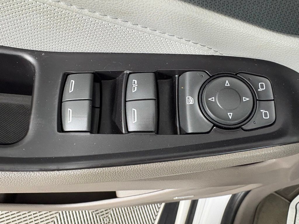 Used 2019 Chevrolet Traverse Premier w/ Driver Confidence II Package FWD image 14