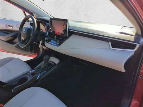 Certified 2020 Toyota Corolla LE image 27