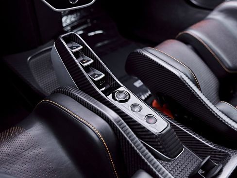 Used 2019 McLaren Senna RWD image 87