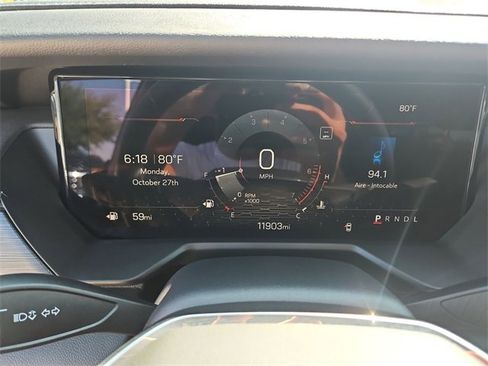 Used 2025 GMC Acadia Elevation image 12