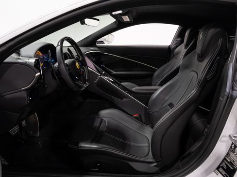 Used 2022 Ferrari Roma RWD image 27