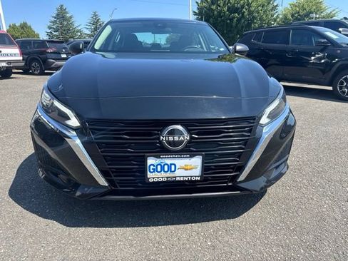 Used 2024 Nissan Altima 2.5 SV FWD image 8
