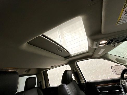 Used 2017 RAM 1500 Laramie image 26