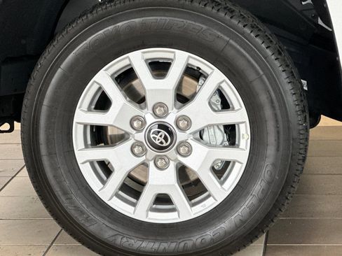 Certified 2025 Toyota Tacoma SR5 image 26