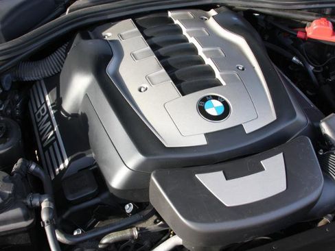 Used 2007 BMW 550i Sedan image 15