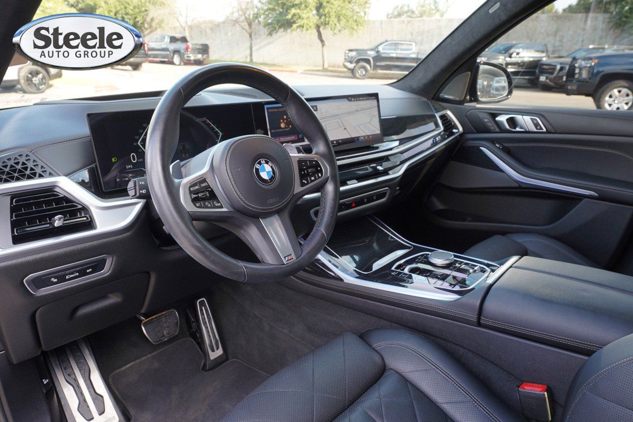 Used 2024 BMW X7 xDrive40i w/ M Sport Package AWD/4WD image 17