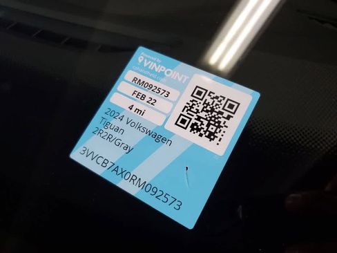 Certified 2024 Volkswagen Tiguan SE R-Line FWD image 33