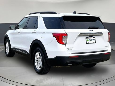 Used 2023 Ford Explorer XLT AWD/4WD image 5