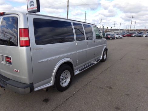 Used 2010 GMC Savana 1500 w/ Preferred Equipment Group image 41