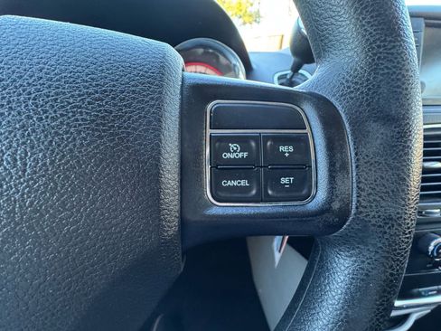 Used 2018 Dodge Grand Caravan SE w/ UConnect Hands-Free Group image 19