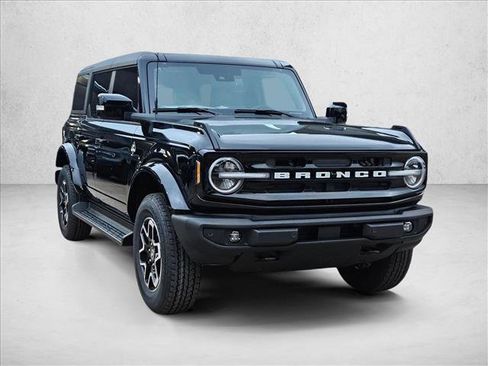 New 2025 Ford Bronco Outer Banks image 7