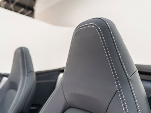 Used 2025 Porsche 911 Carrera w/ Premium Package image 28