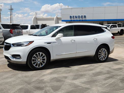 Used 2021 Buick Enclave Essence w/ Trailering Package, 5000 lbs. FWD image 2