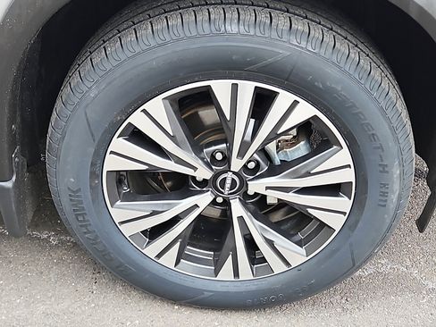 Certified 2023 Nissan Rogue SV image 8