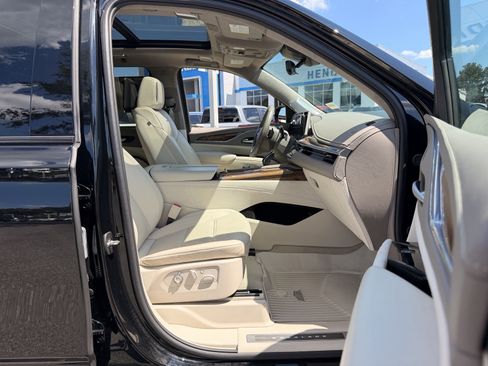 Used 2024 Cadillac Escalade ESV Sport Platinum AWD/4WD image 35