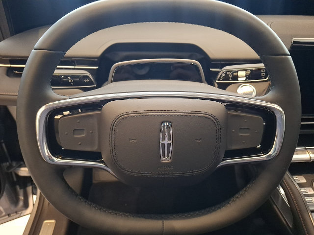 New 2026 Lincoln Nautilus Reserve w/ Jet Appearance Package AWD/4WD image 11