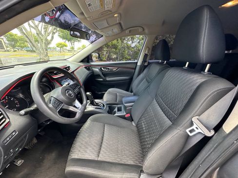 Used 2017 Nissan Rogue S image 18