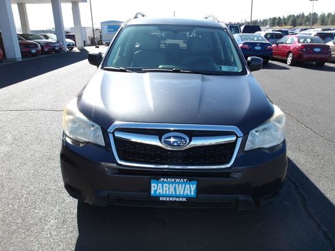 Used 2014 Subaru Forester 2.5i Premium w/ Popular Package #2 AWD/4WD image 8