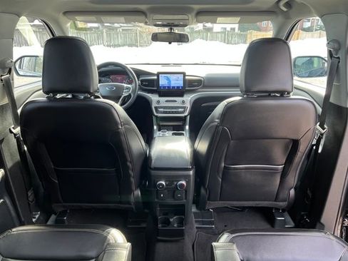 Certified 2022 Ford Explorer XLT w/ Equipment Group 202A image 34