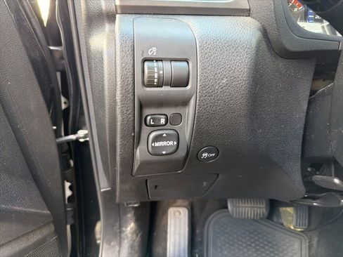 Used 2013 Subaru Forester 2.5X Limited image 9