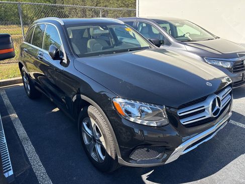Used 2018 Mercedes-Benz GLC 300 image 2