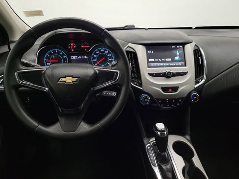 Used 2017 Chevrolet Cruze LS image 22