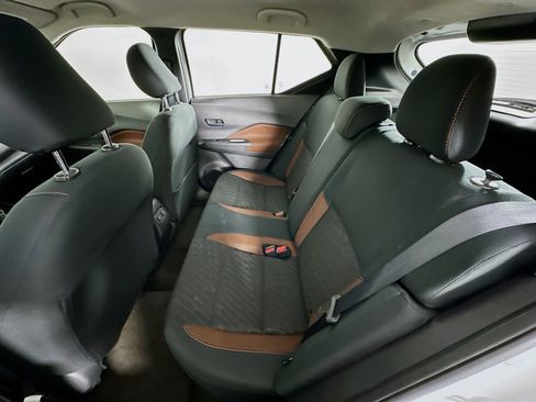 Used 2023 Nissan Kicks SR image 24