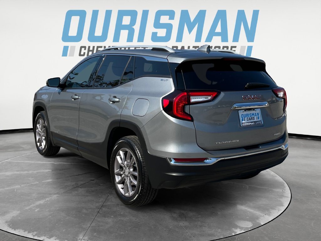 Used 2024 GMC Terrain SLT AWD/4WD image 4