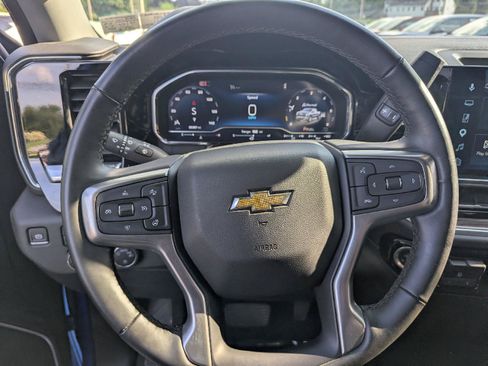 Used 2025 Chevrolet Silverado 1500 LT AWD/4WD image 17