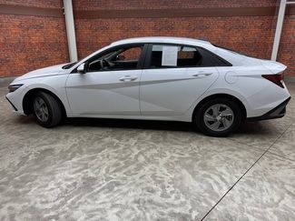 Used 2025 Hyundai Elantra SE video 2