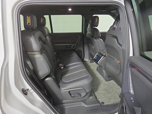 Used 2024 Rivian R1S Adventure AWD/4WD image 23