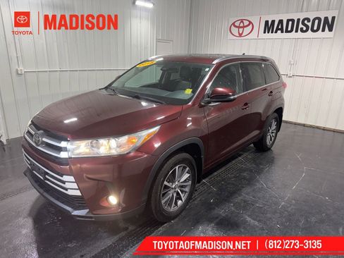 Used 2018 Toyota Highlander XLE image 1