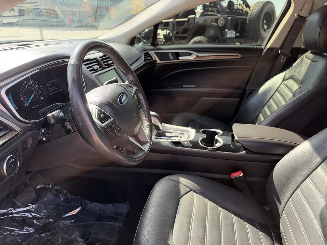 Used 2014 Ford Fusion SE w/ Equipment Group 202A FWD image 16