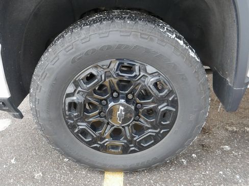 Used 2024 Chevrolet Silverado 2500 High Country w/ High Country Premium Package image 34