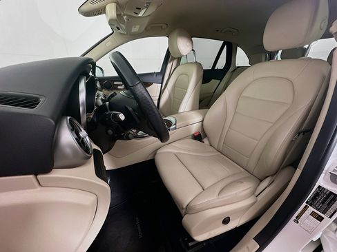Used 2019 Mercedes-Benz GLC 300 4MATIC image 13